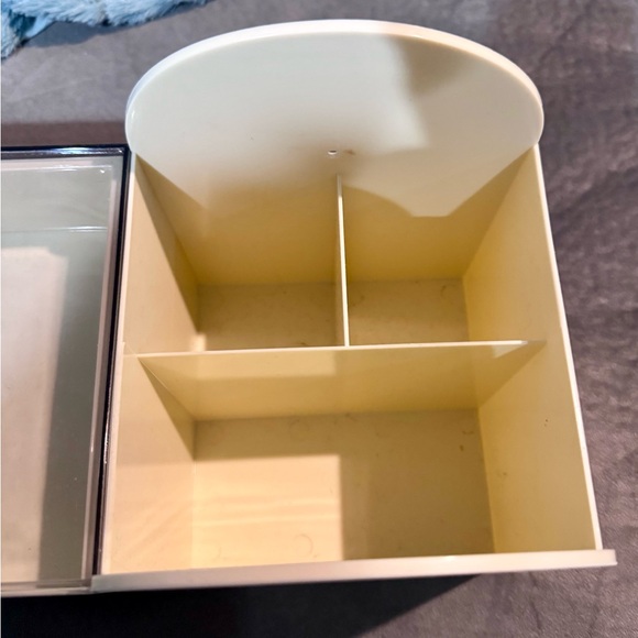 Elegant Cream Storage Organizer with Drawers - Picture 3 of 4